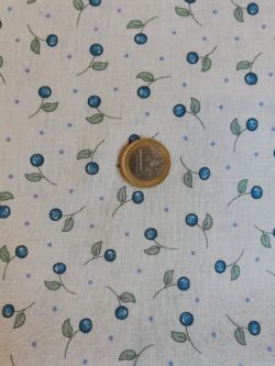 Cerises bleues sur fond gris 5176