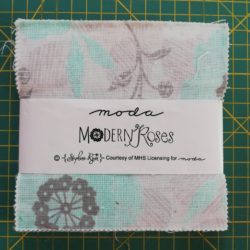Charm Pack Modern Roses de Moda