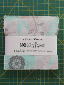 Charm Pack Modern Roses de Moda