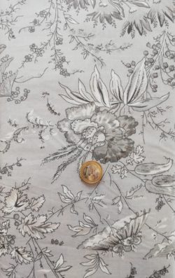 Grandes fleurs grises style ancien sur fond gris 8641
