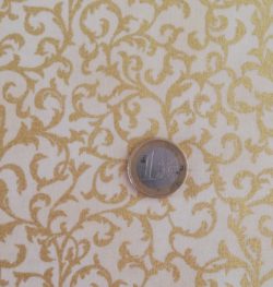Arabesques dorée sur fond beige 8320