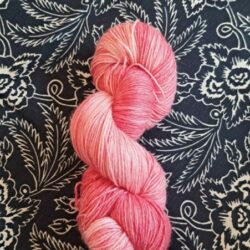 Echeveau de Laine à chaussettes Laine/soie rose dégradé