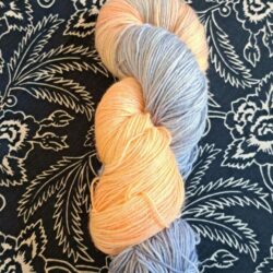 Echeveau de Laine à chaussettes Laine/soie saumon/bleuté