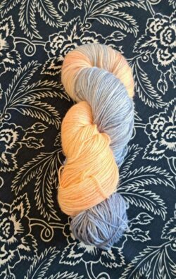 Echeveau de Laine à chaussettes Laine/soie saumon/bleuté